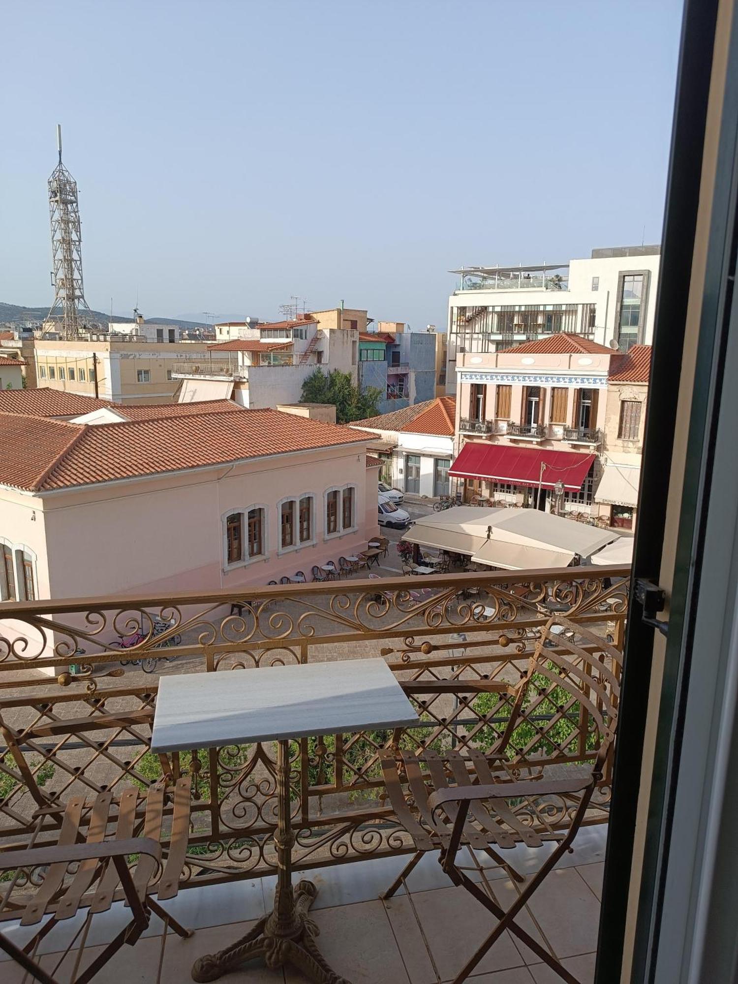 Amfitrion City Gythio Esterno foto